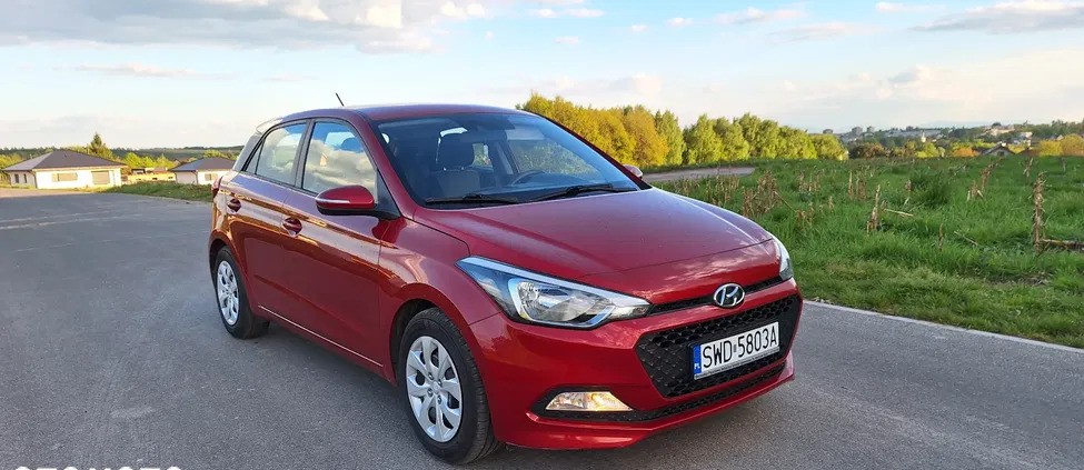śląskie Hyundai i20 cena 45900 przebieg: 82000, rok produkcji 2018 z Gołdap